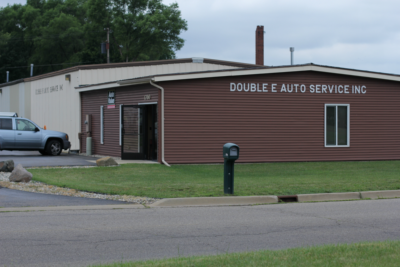 Logo for DOUBLE E AUTO SVC INC