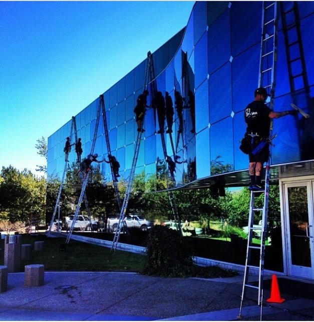 Lake Tahoe Window Cleaning LLC logo