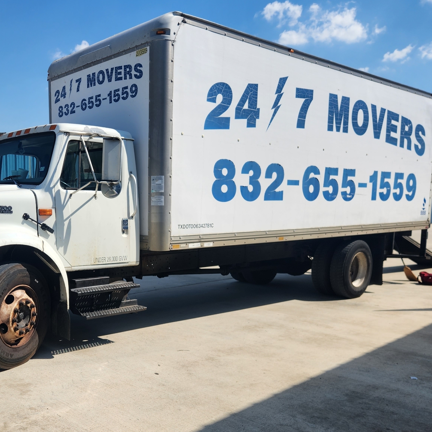 24/7 Movers logo