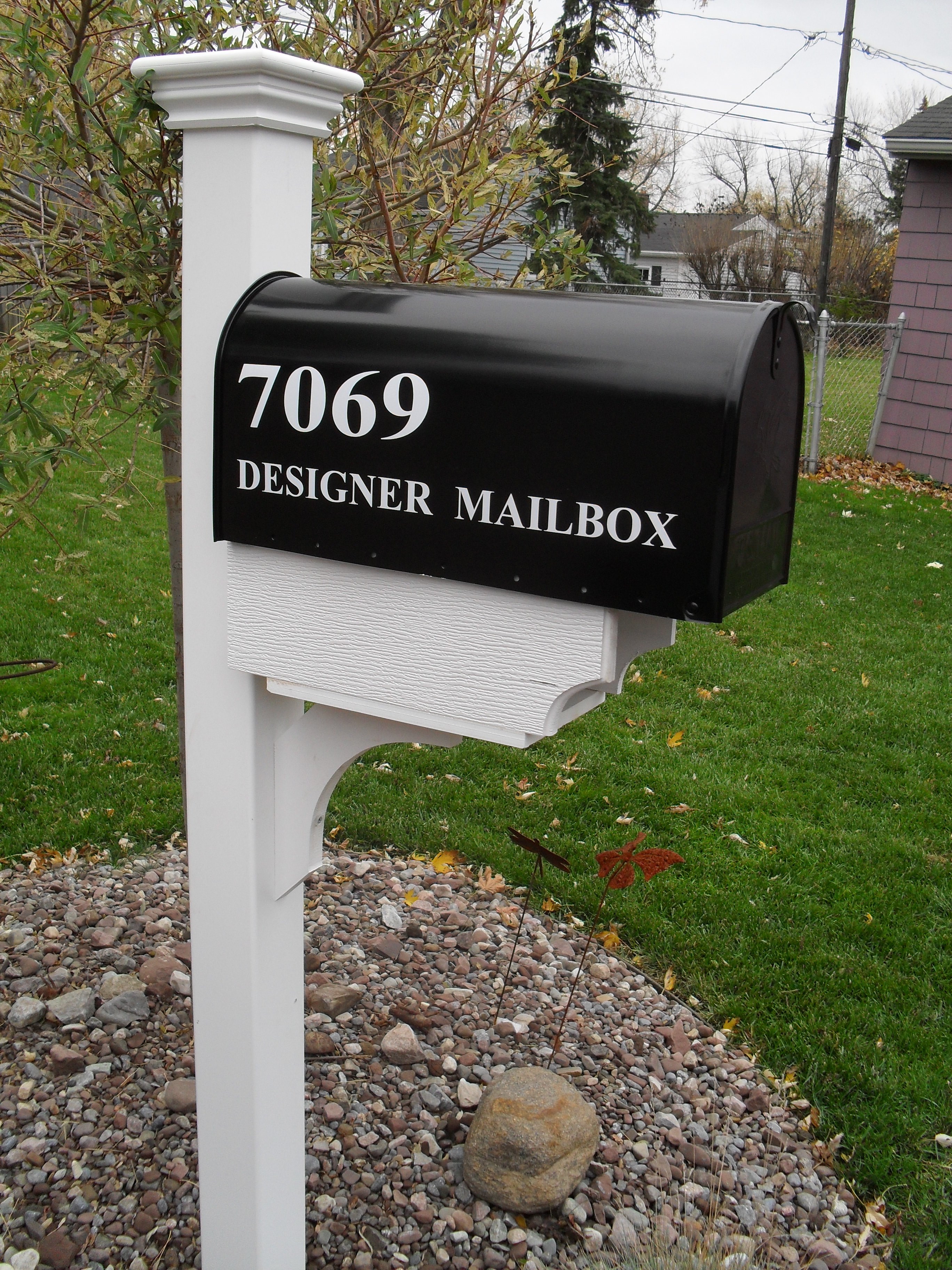 Designer Mailbox logo
