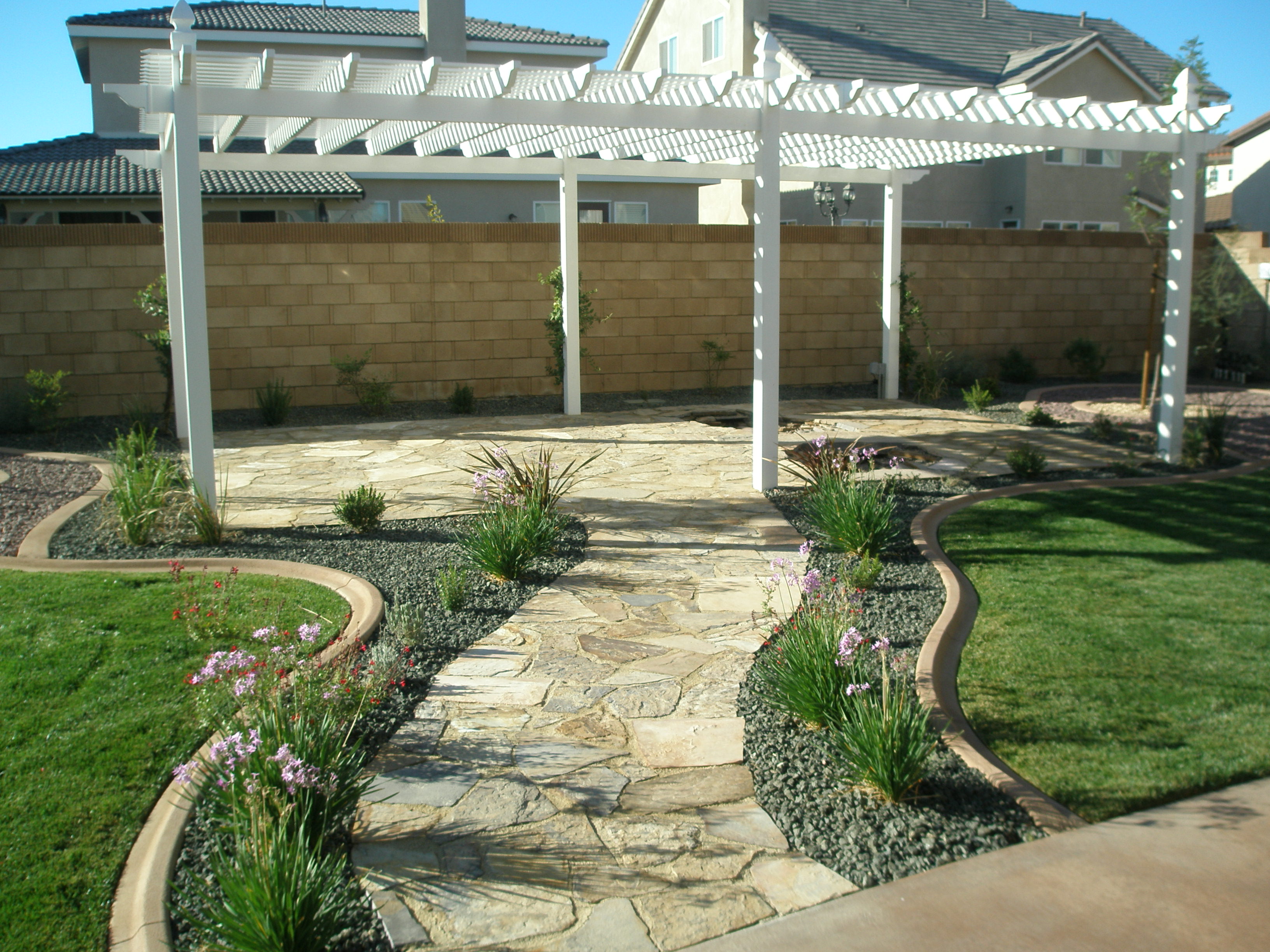 Logo for Mikes Landscaping