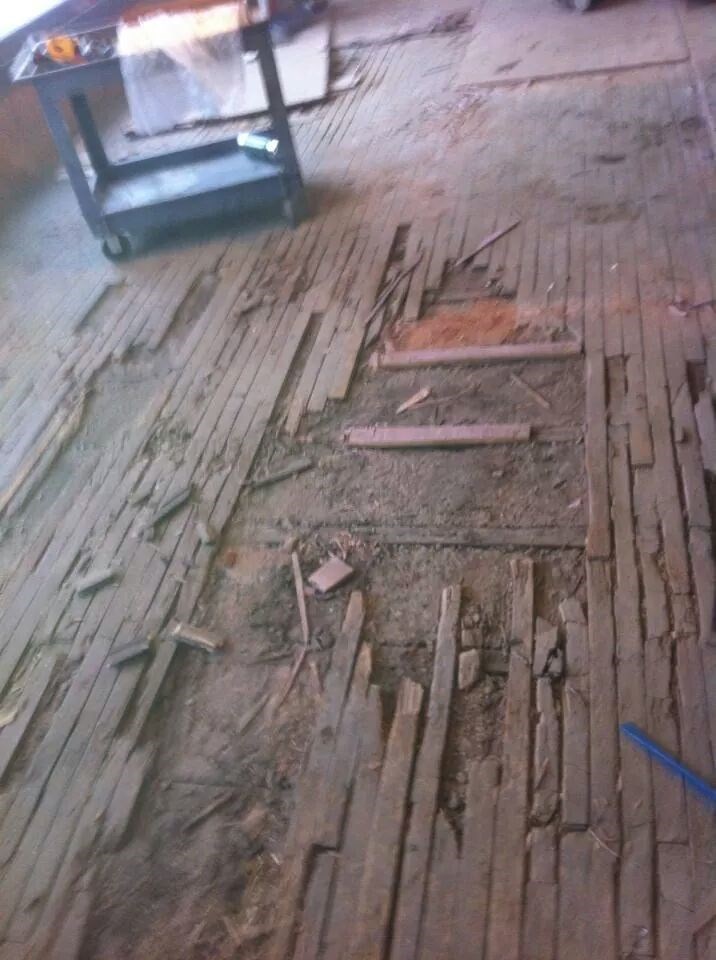 Logo for George's Hardwood Floor Specialists