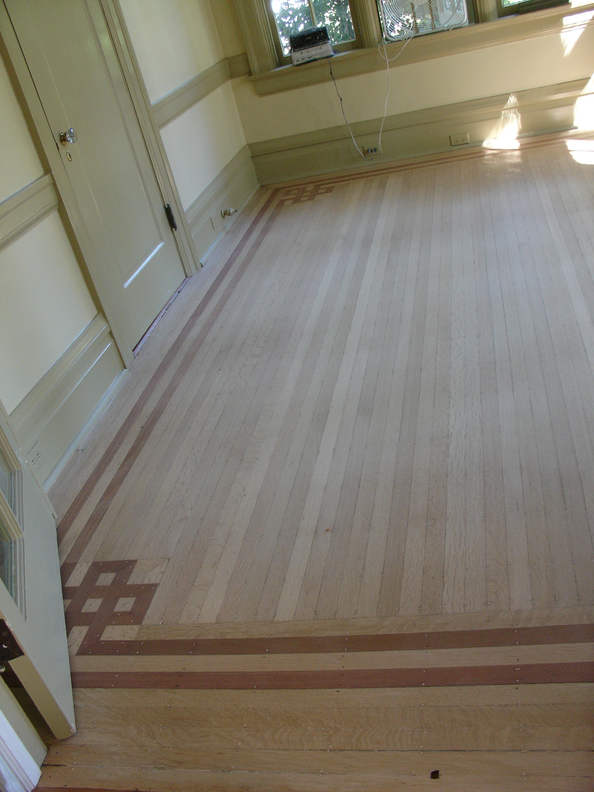 Logo for CENTRAL HARDWOOD FLOORING