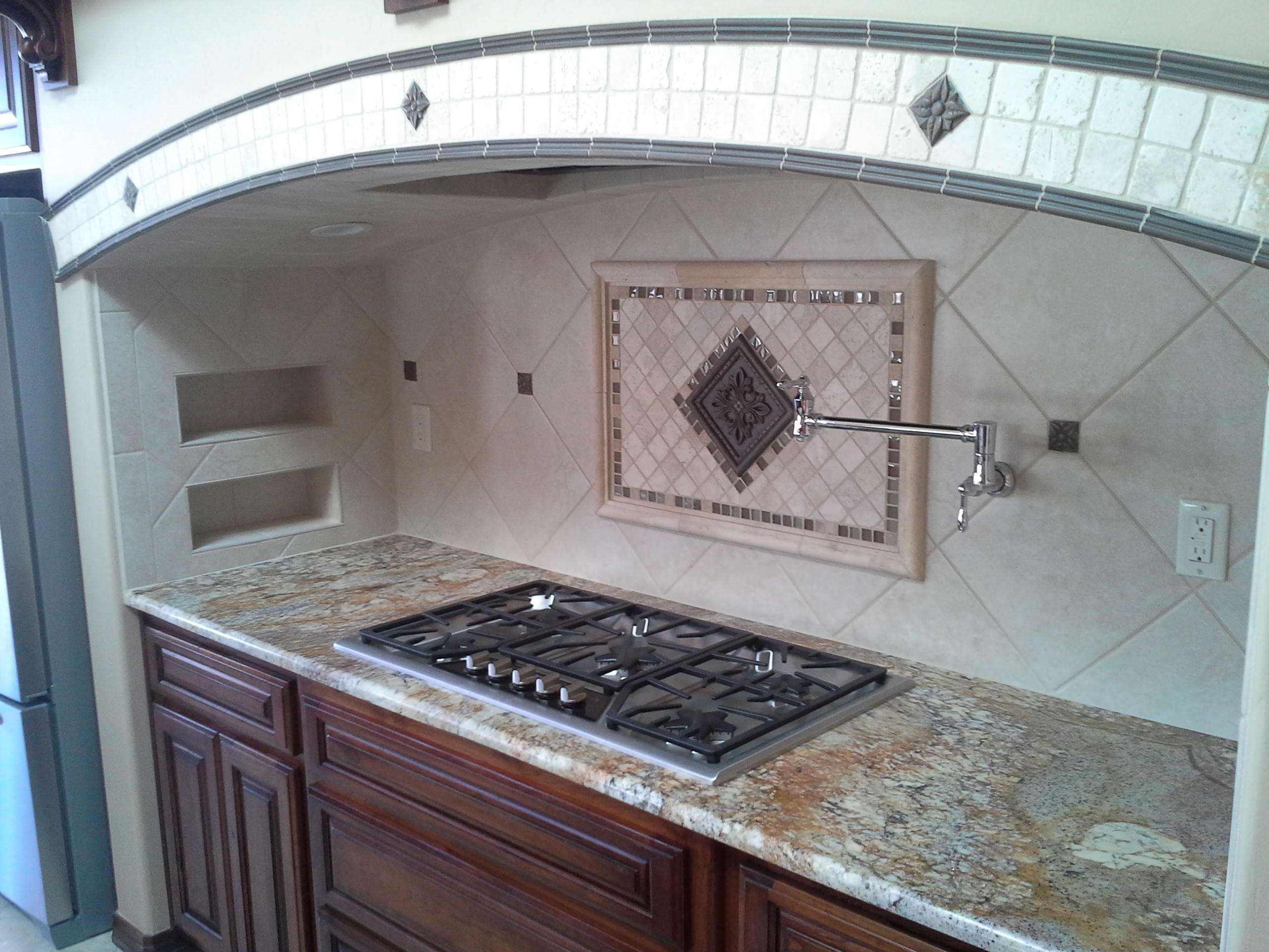 Strahle Tile & Granite Inc logo
