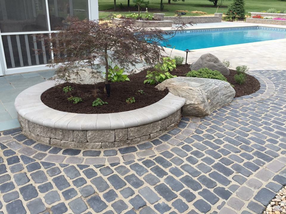 Pete's Landscaping LLC logo