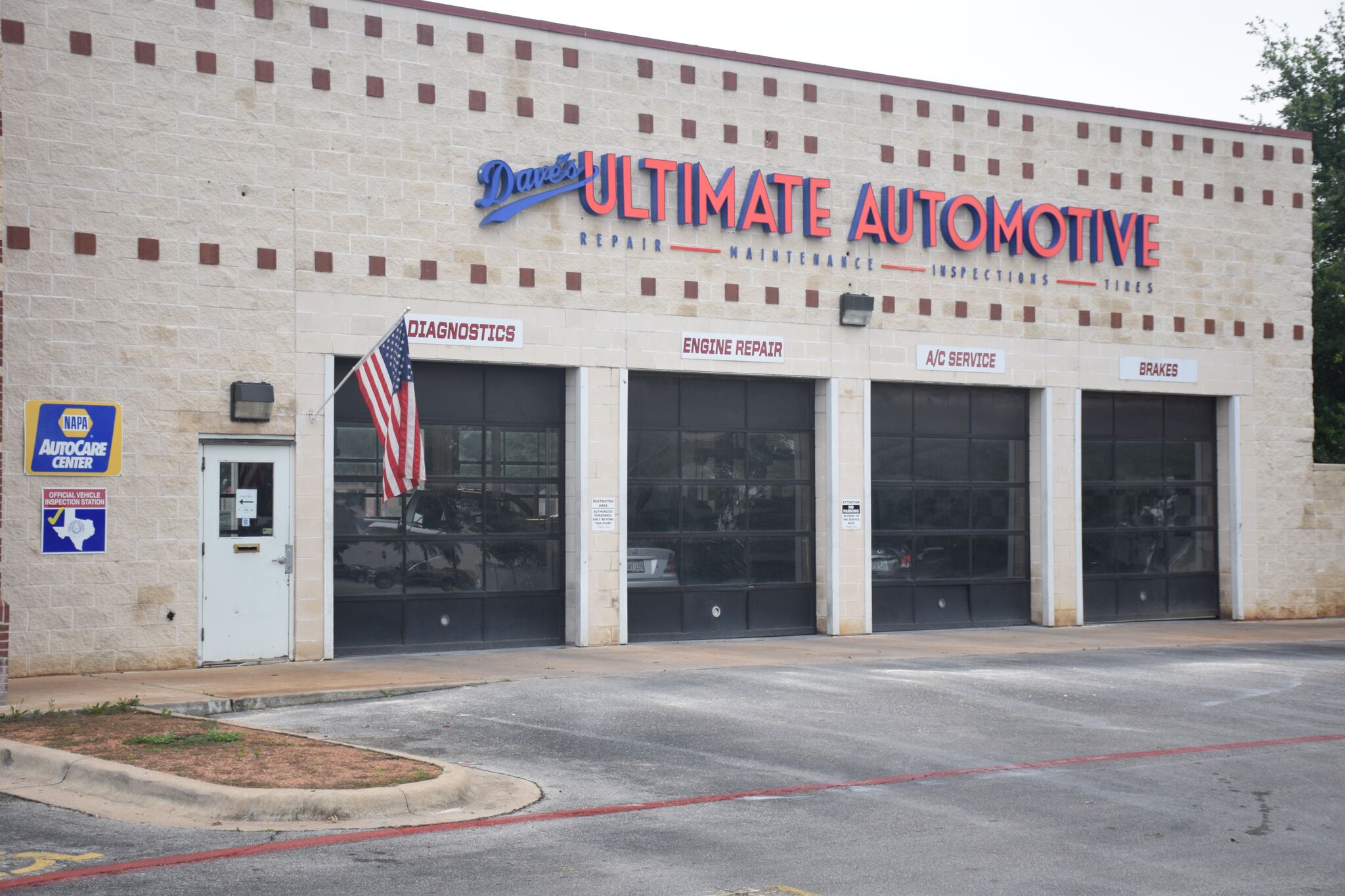 Logo for Dave's Ultimate Automotive Round Rock