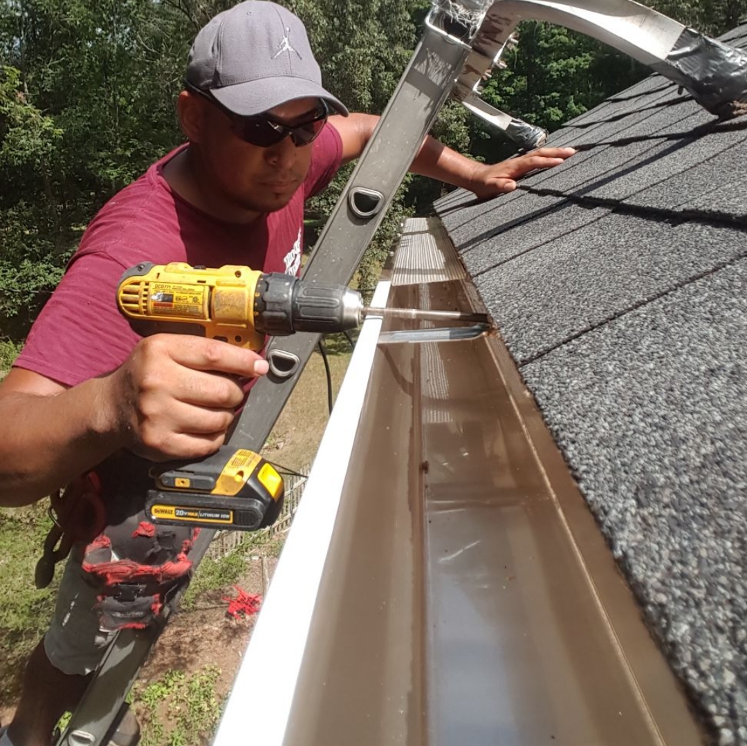 The Gutter Specialist logo