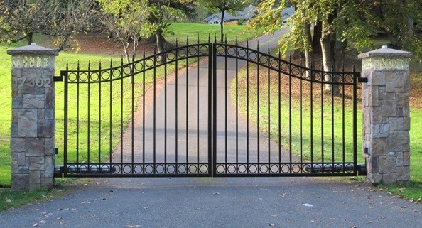 AUTOMATIC DOOR & GATE CO logo