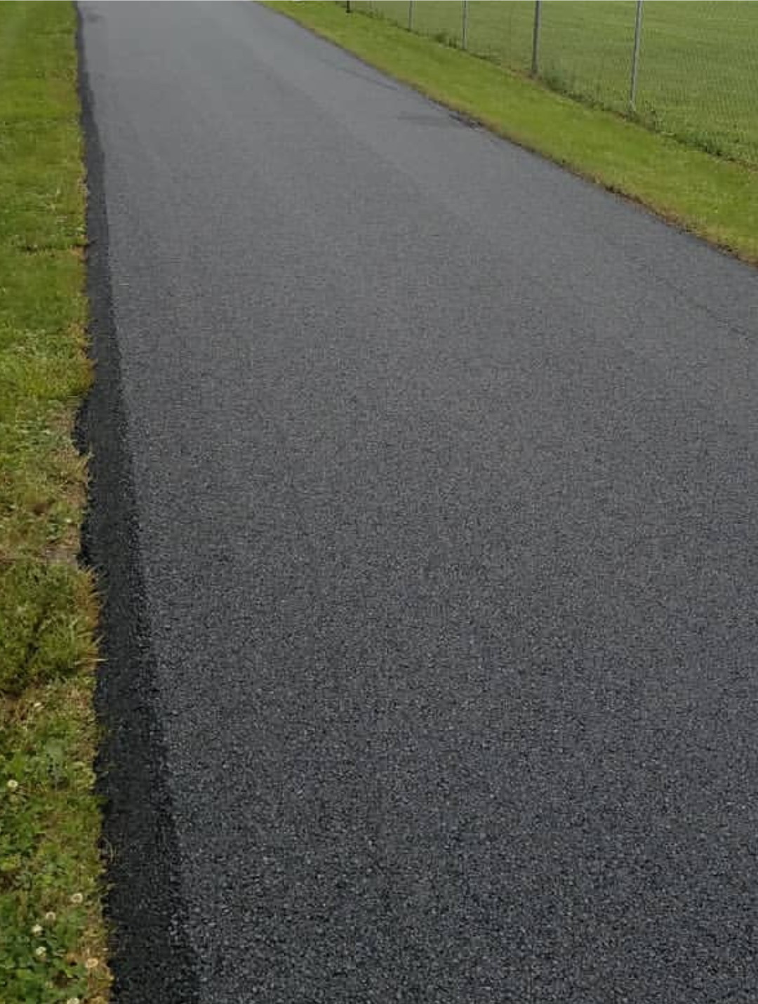 Best Price Paving By Richard logo