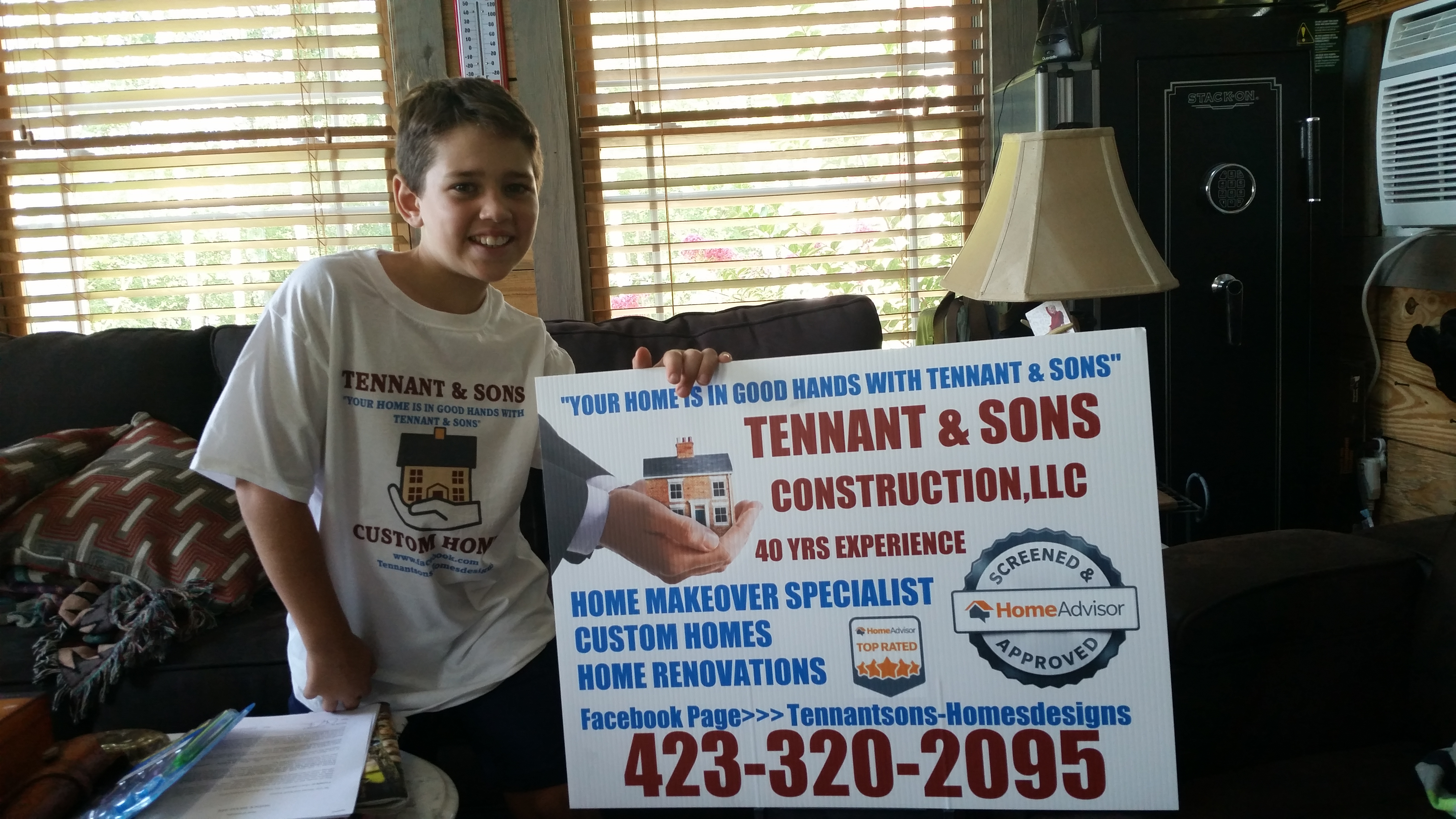 TENNANT & SONS HOMES & DESIGNS logo