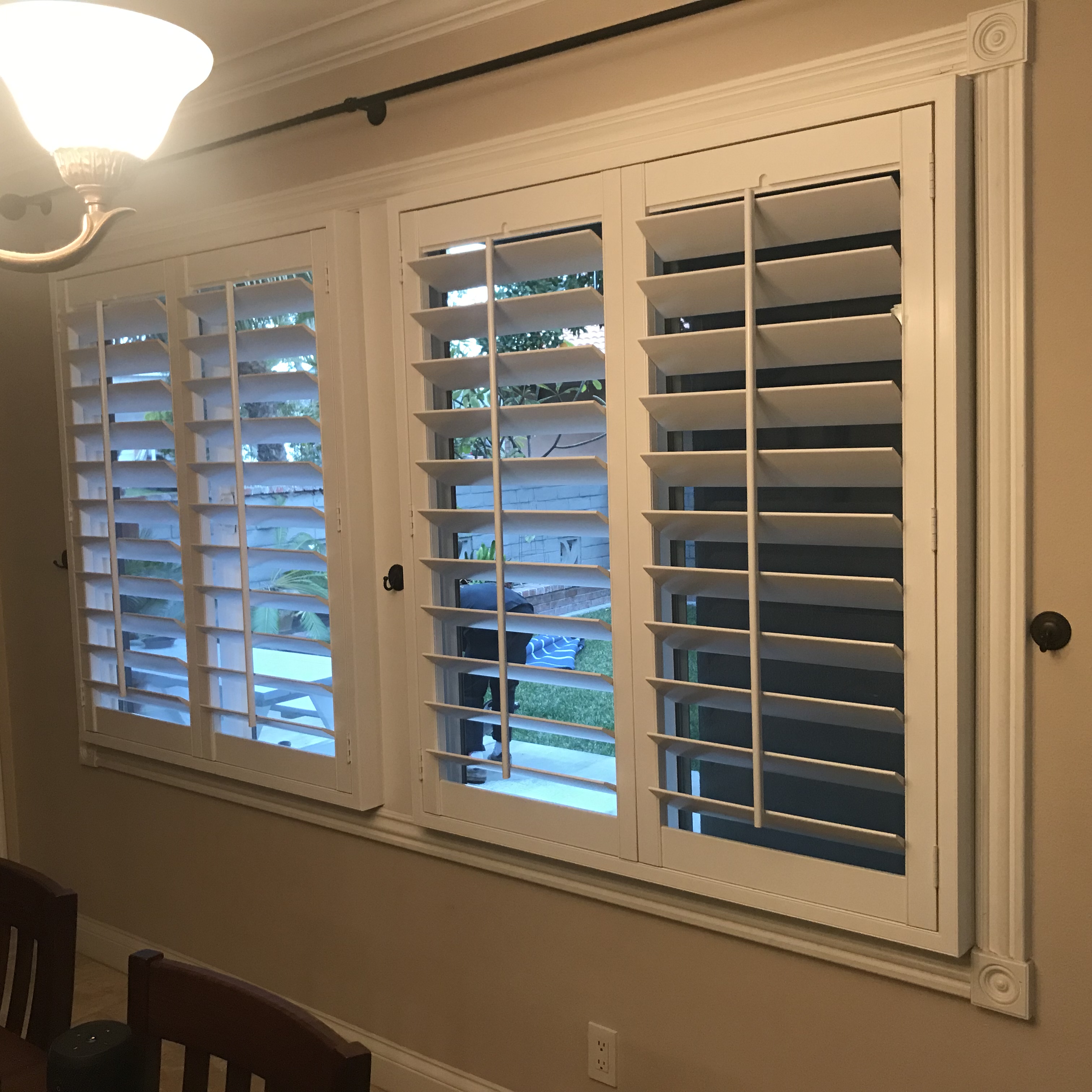 Logo for pro installs window treatments and shutters