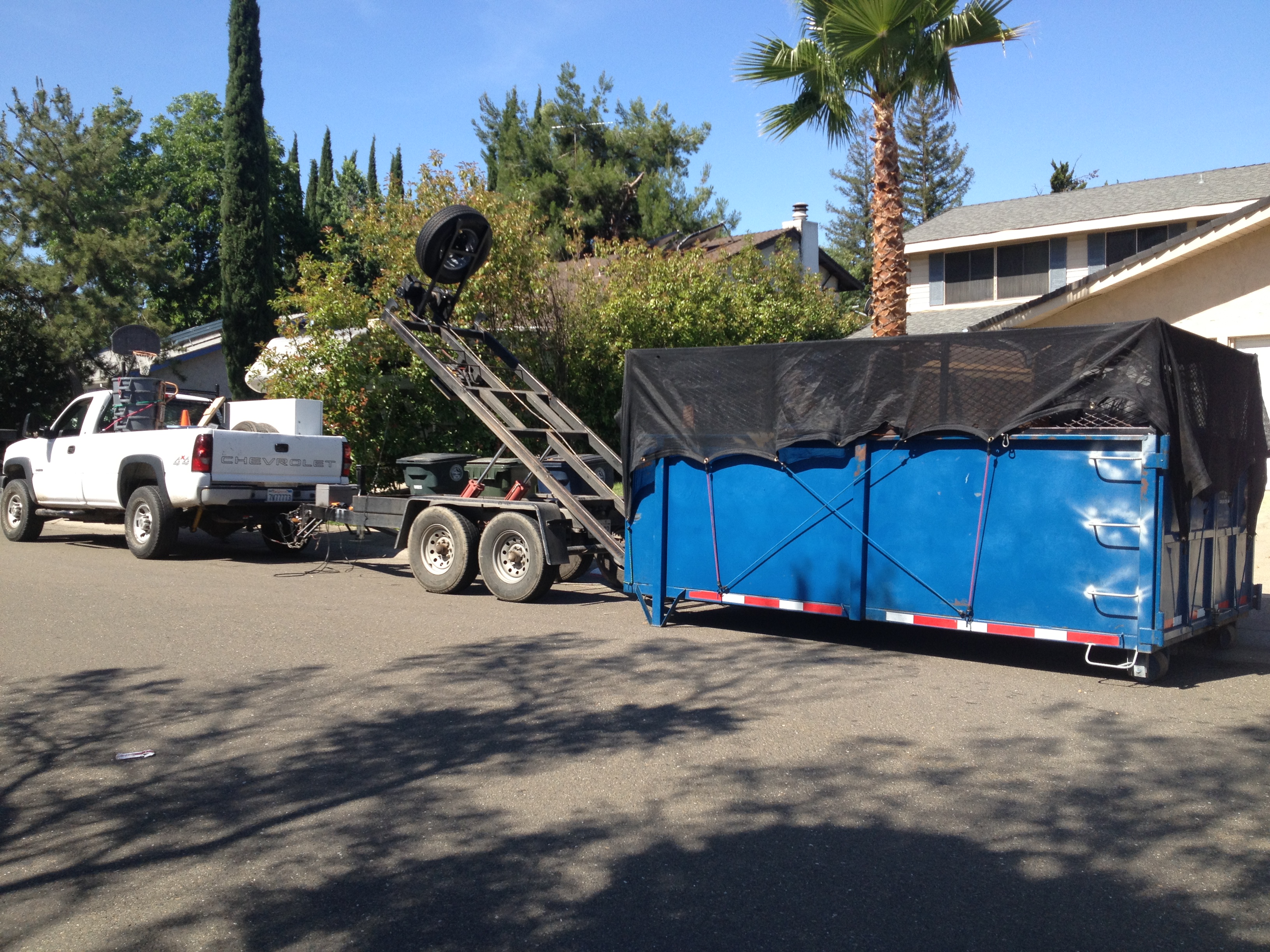 Logo for Longs Trash Hauling