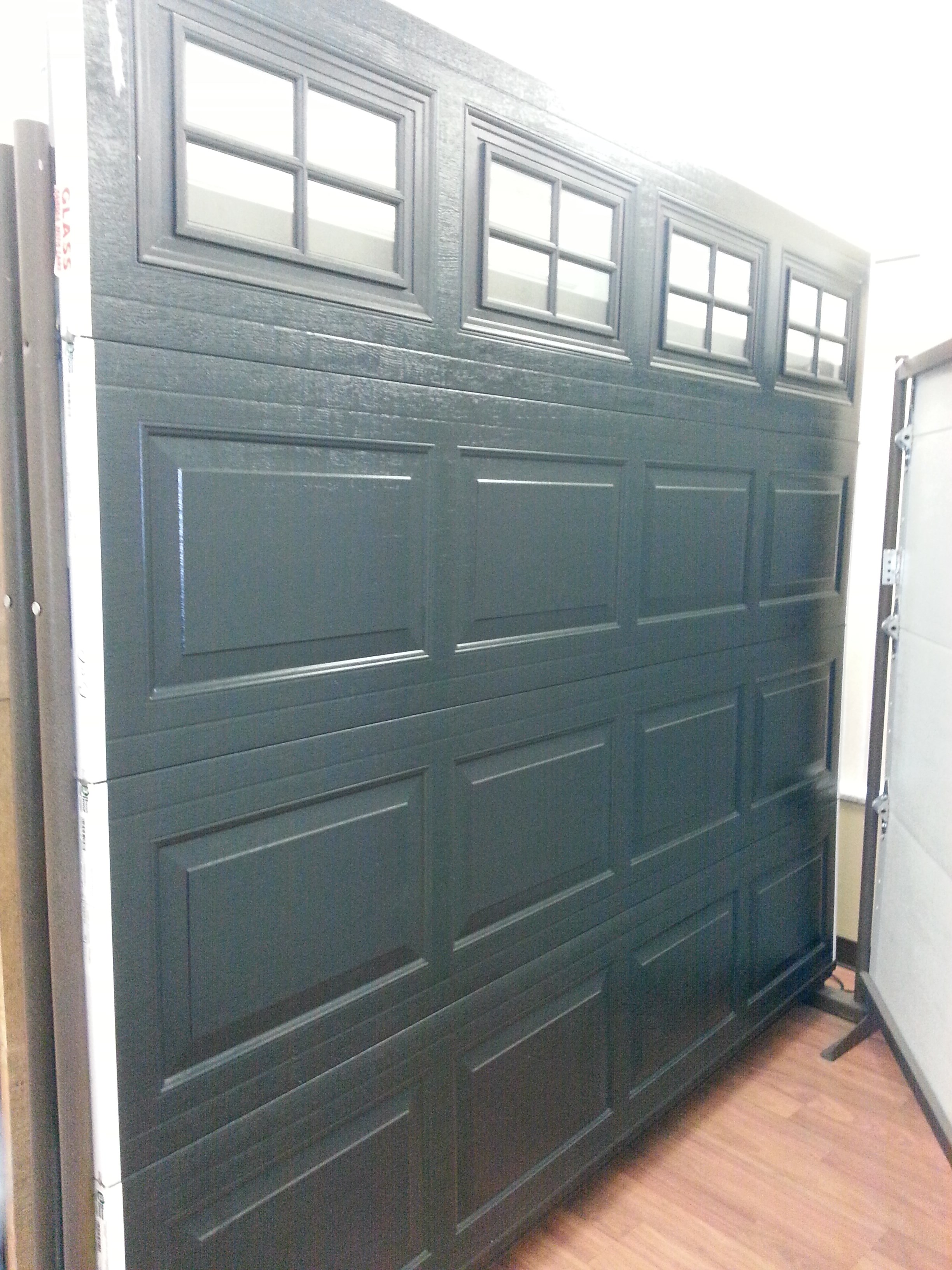 Ruiz Garage Door, Inc. logo