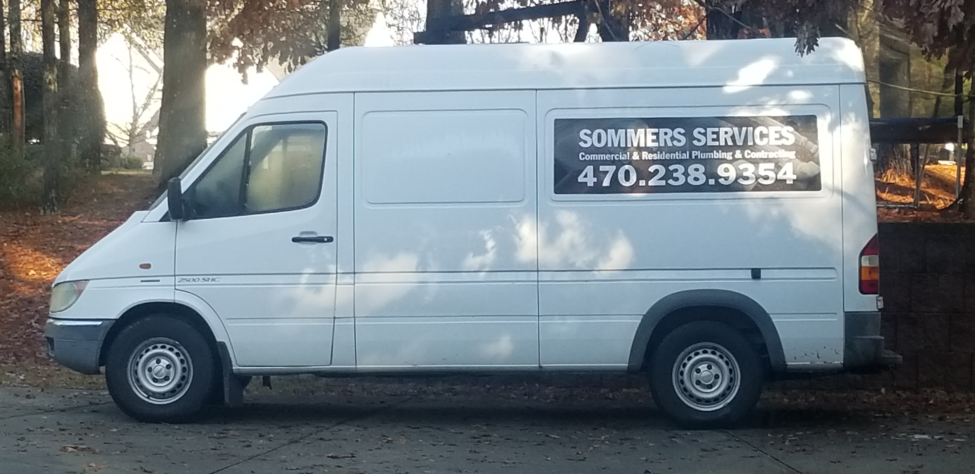 SOMMERS SERVICES logo
