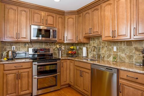 Alpharetta Custom Cabinets logo