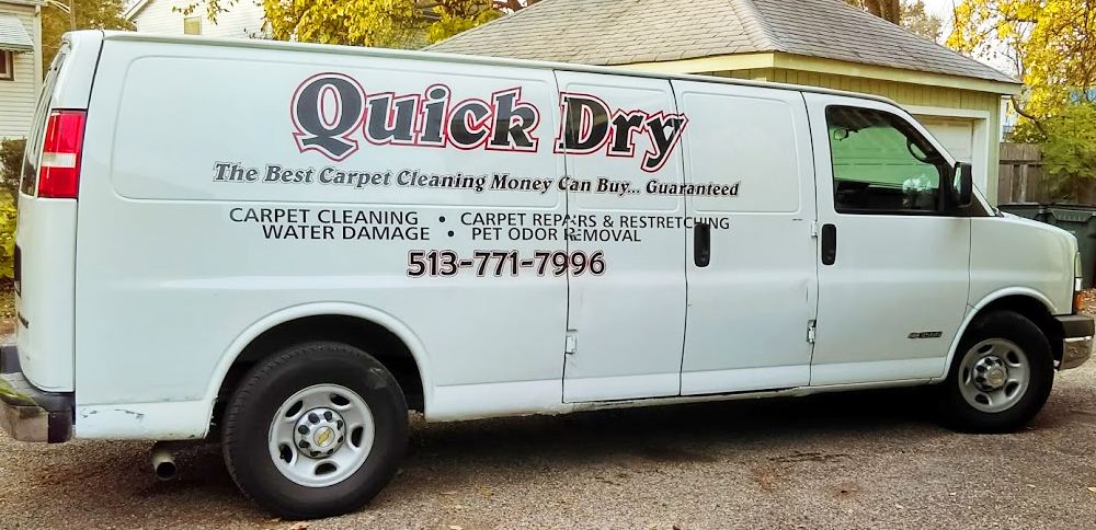 QUICK DRY CARPET CLEANING logo