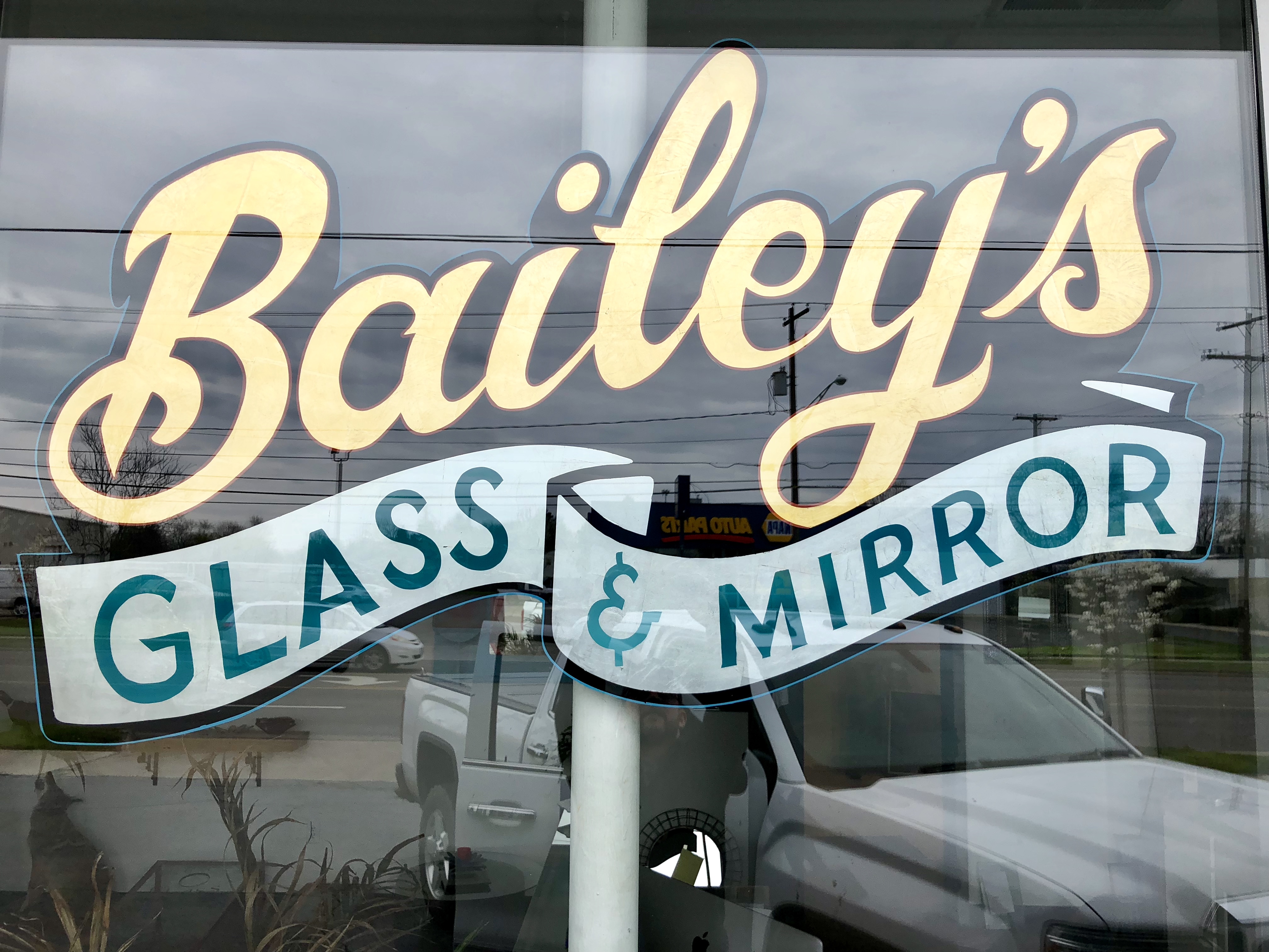 Bailey's Glass & Mirror LLC logo
