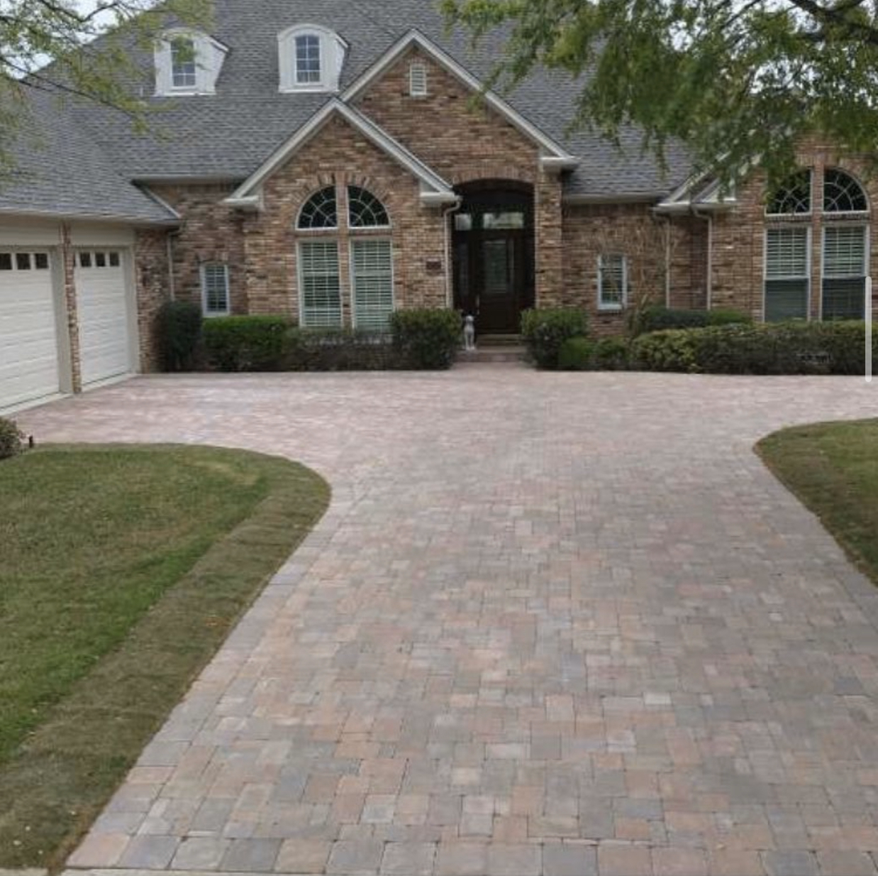 TAVARES BRICK PAVERS INC logo