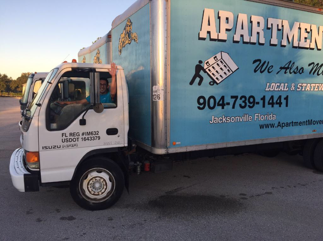 Door to Door Movers & Apartment Movers logo