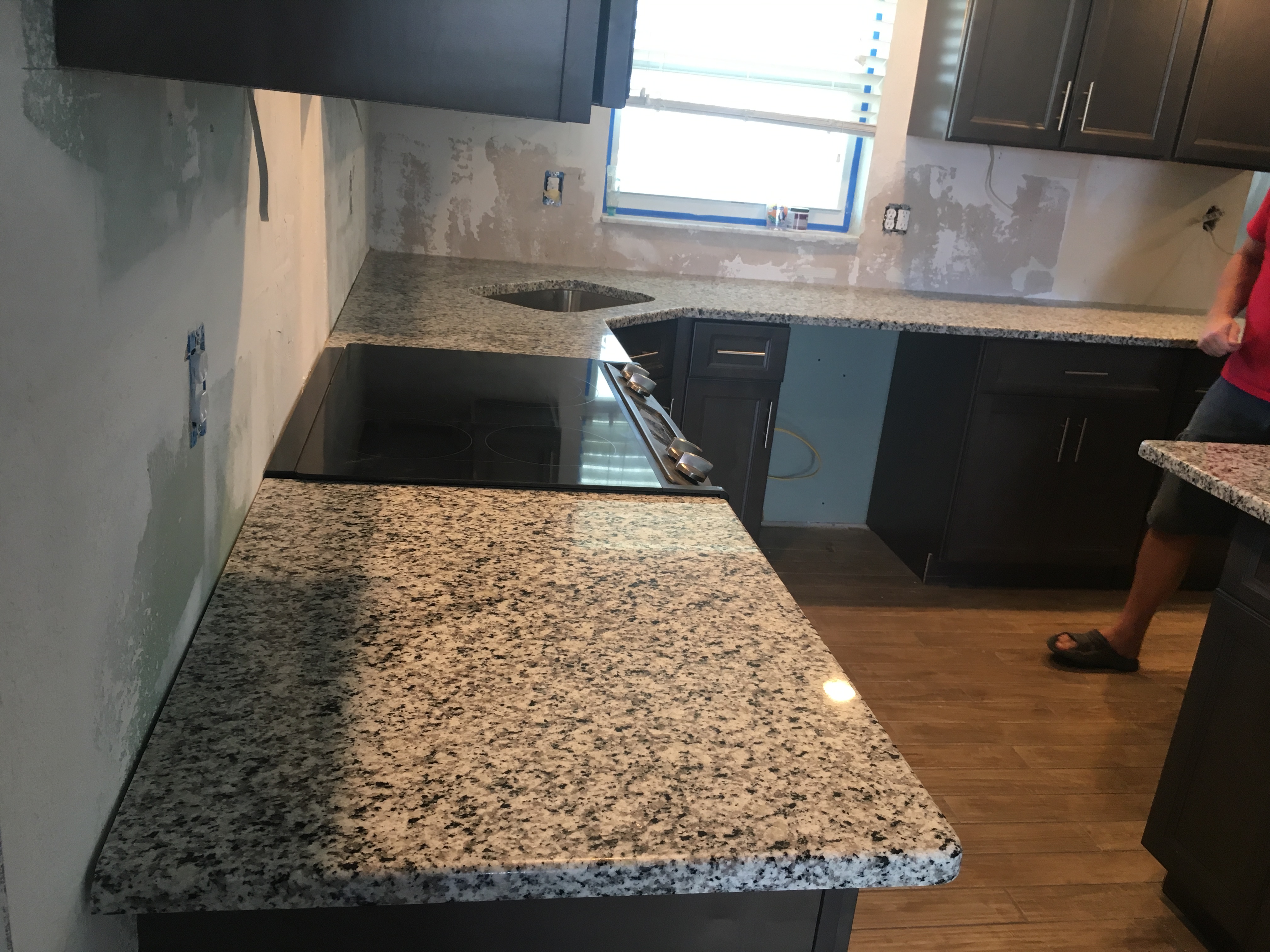 Dg Exclusive Countertops logo