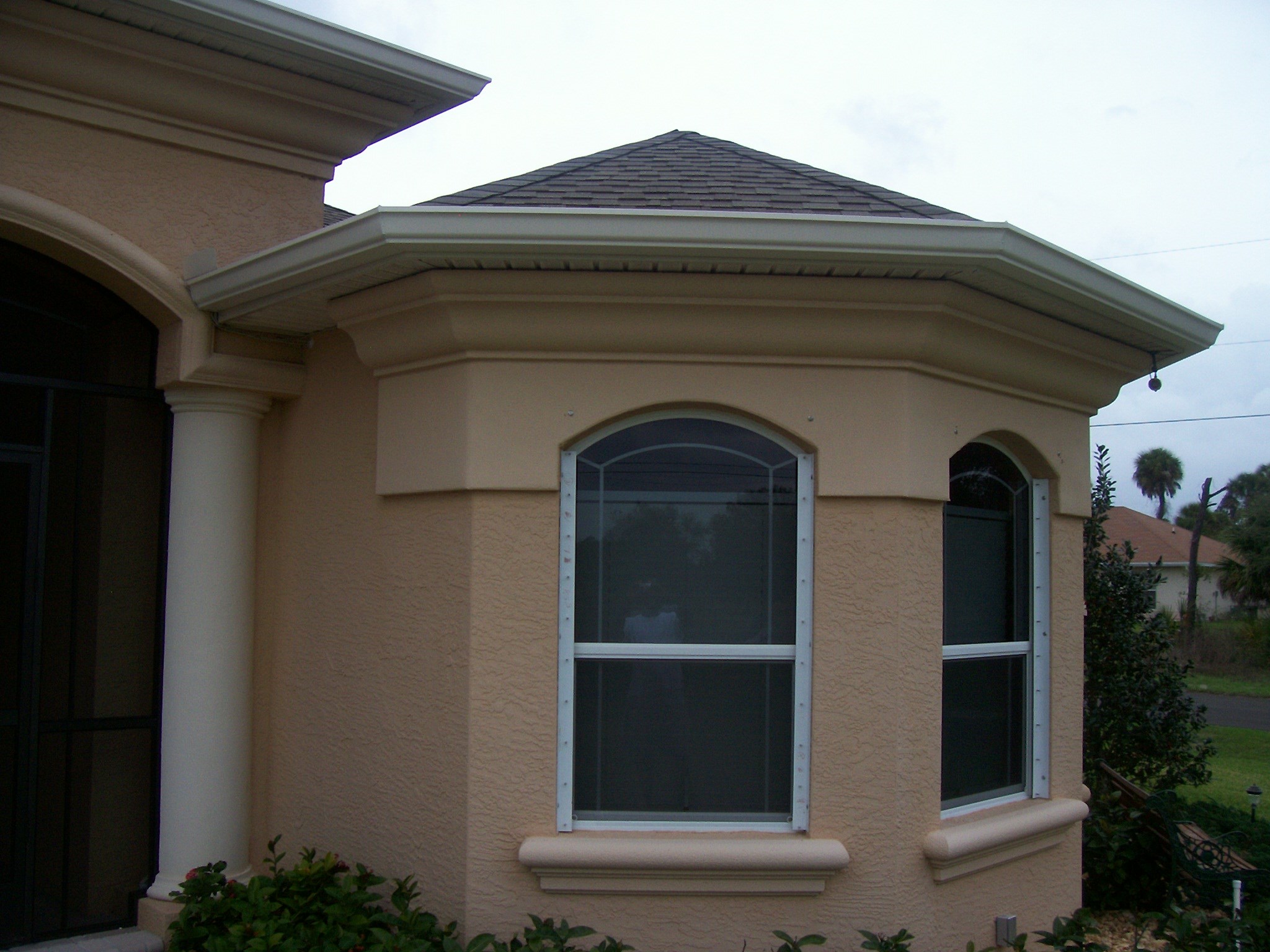 Tropical Palm Gutters LLC logo
