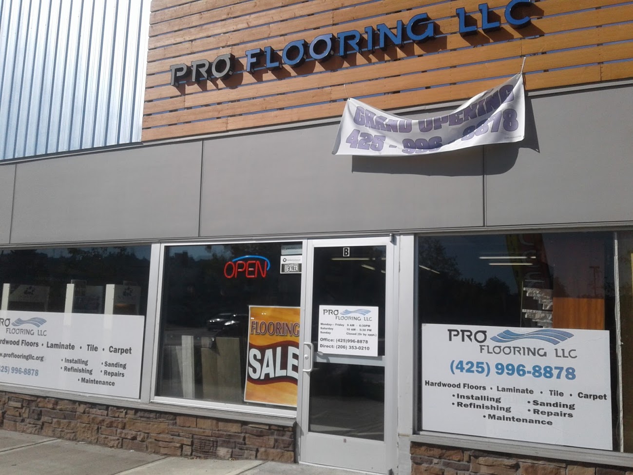 Pro Flooring LLC logo