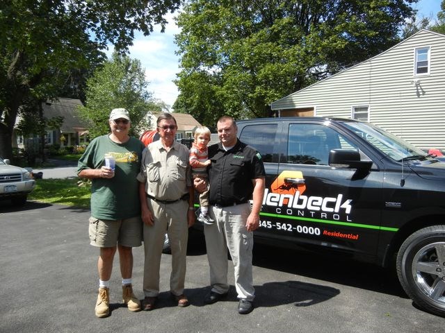 Hollenbeck Pest Control logo
