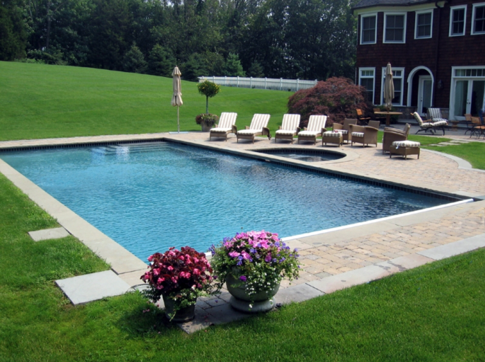 Gunite Pools of Westchester logo