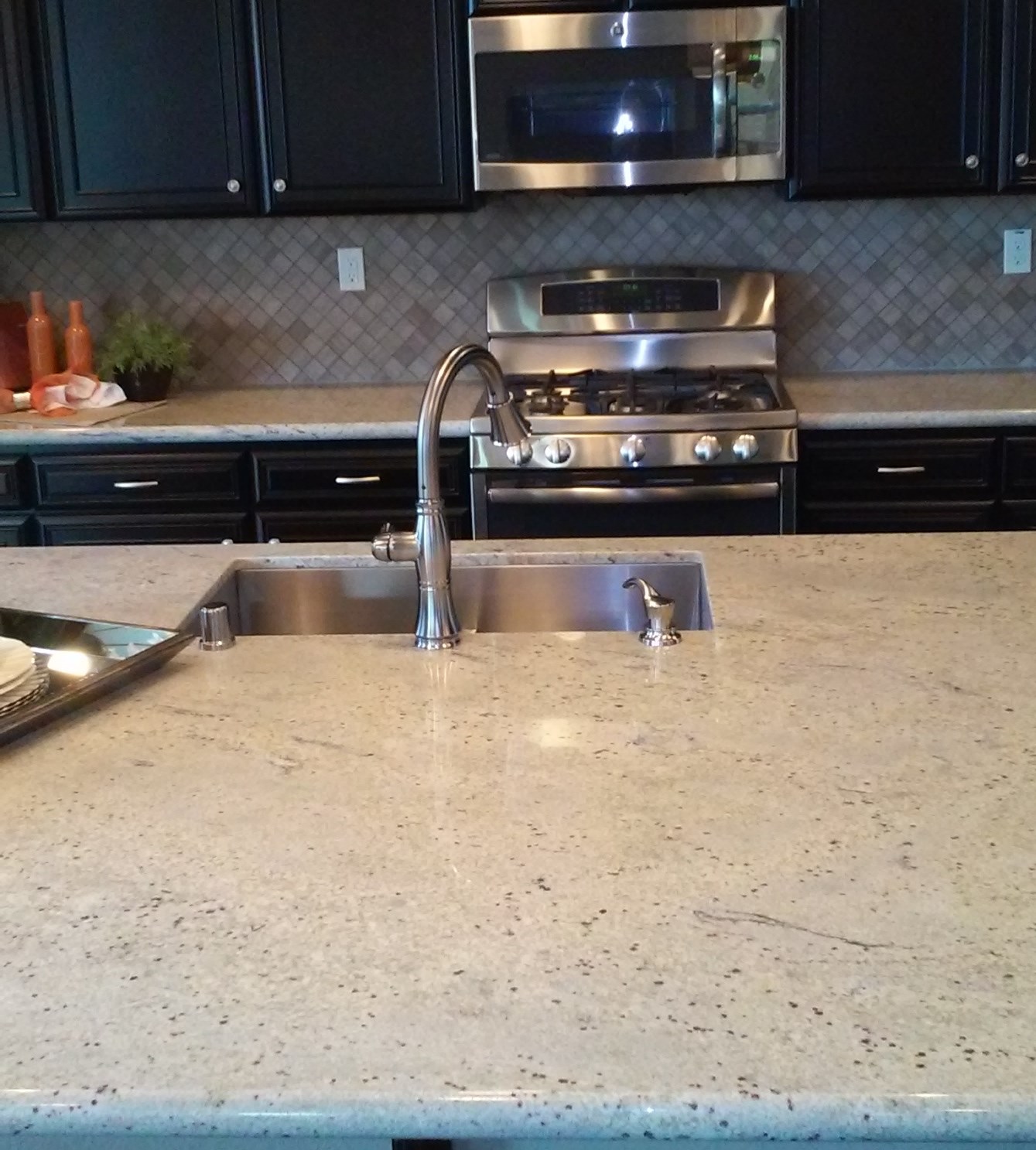 Elk Grove Yeager Tile and Stone logo