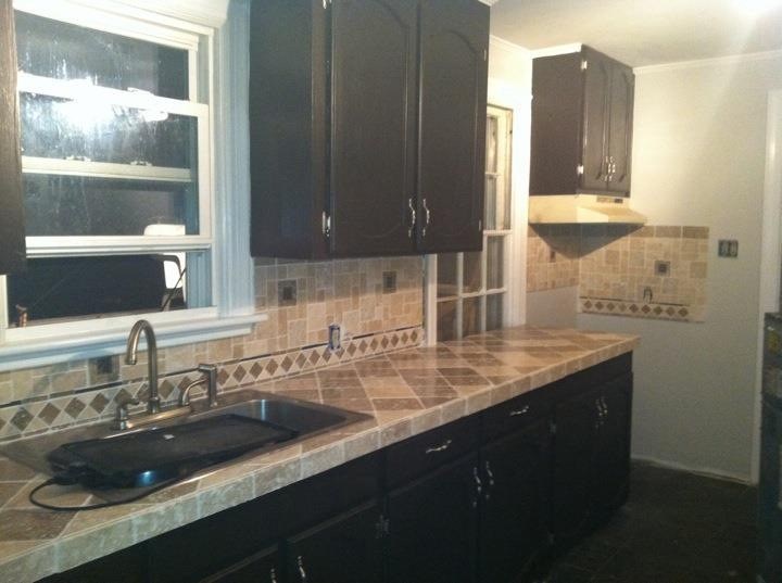 Hernandez Contractors logo