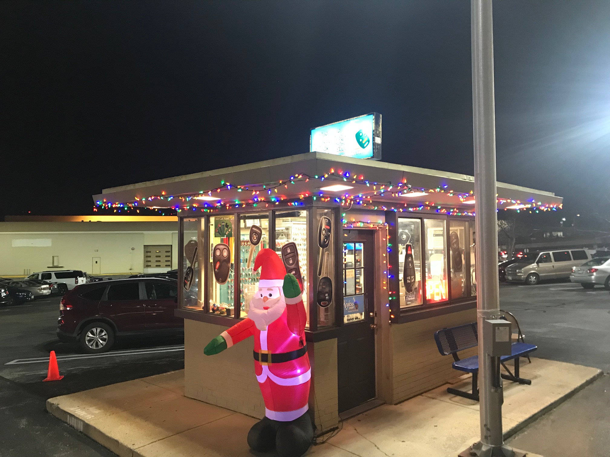 The Keyless Shop logo