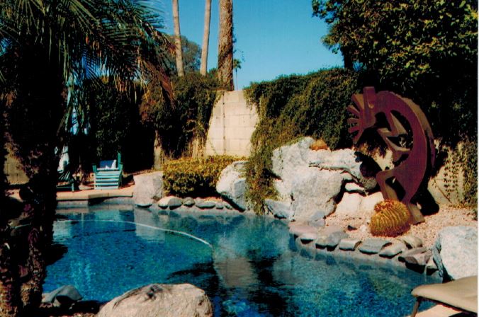 Avanti Pools & Decks logo