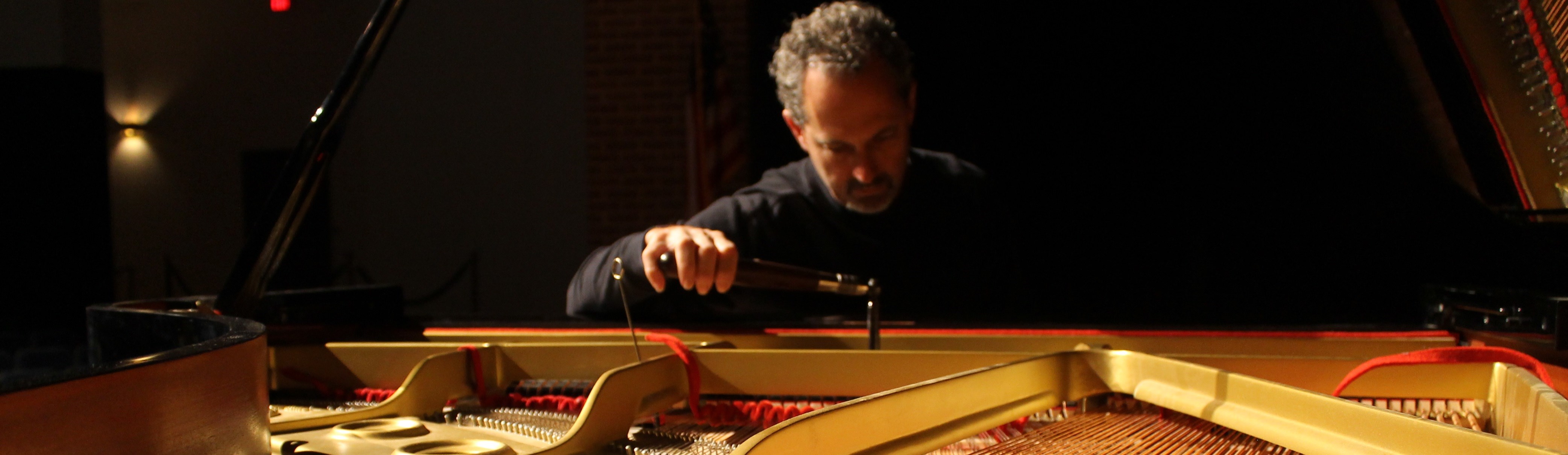 Logo for Andrew Daniel Piano Tuning