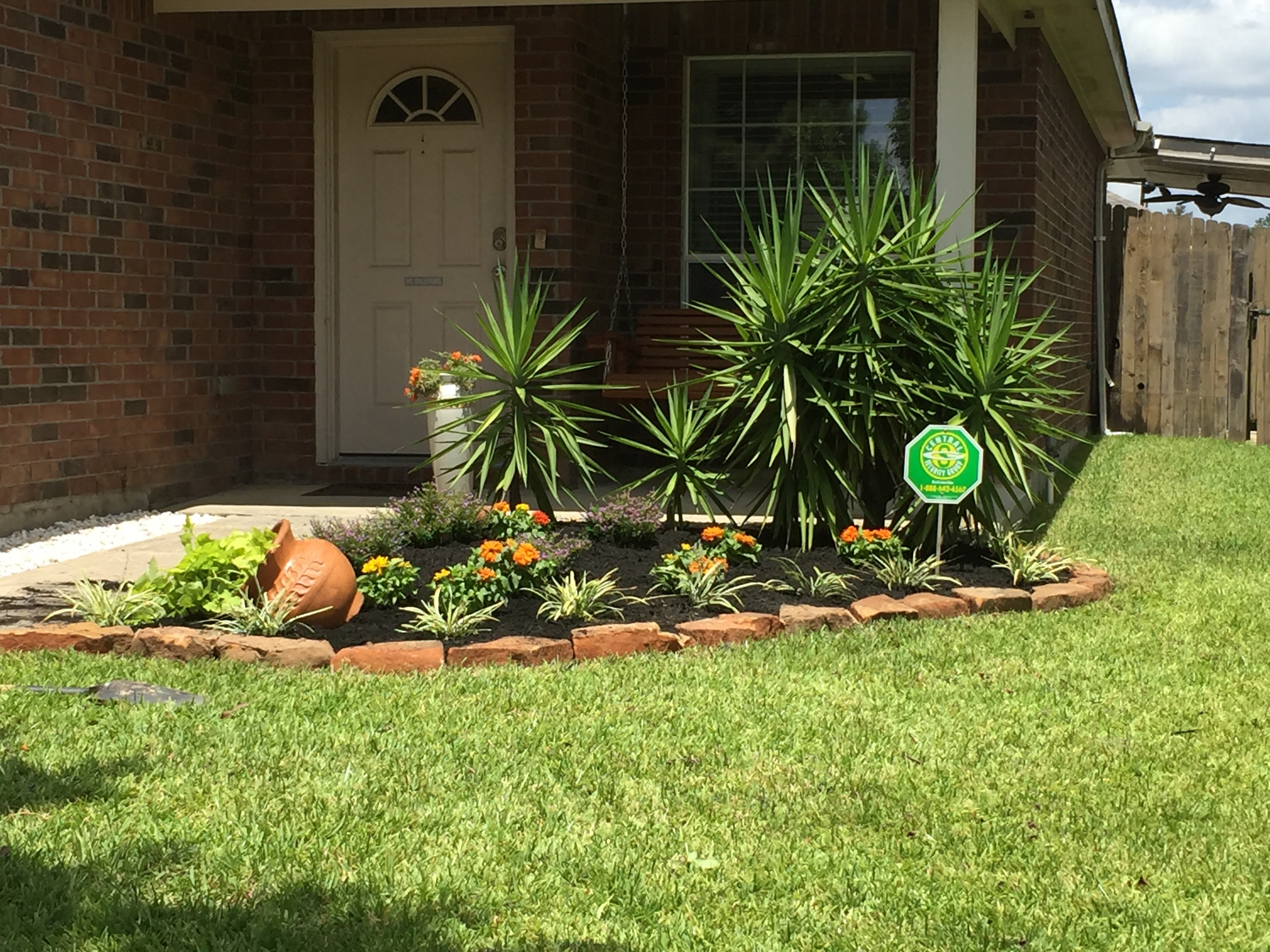 Avatar for Jr's Lawn Care and Maintenance