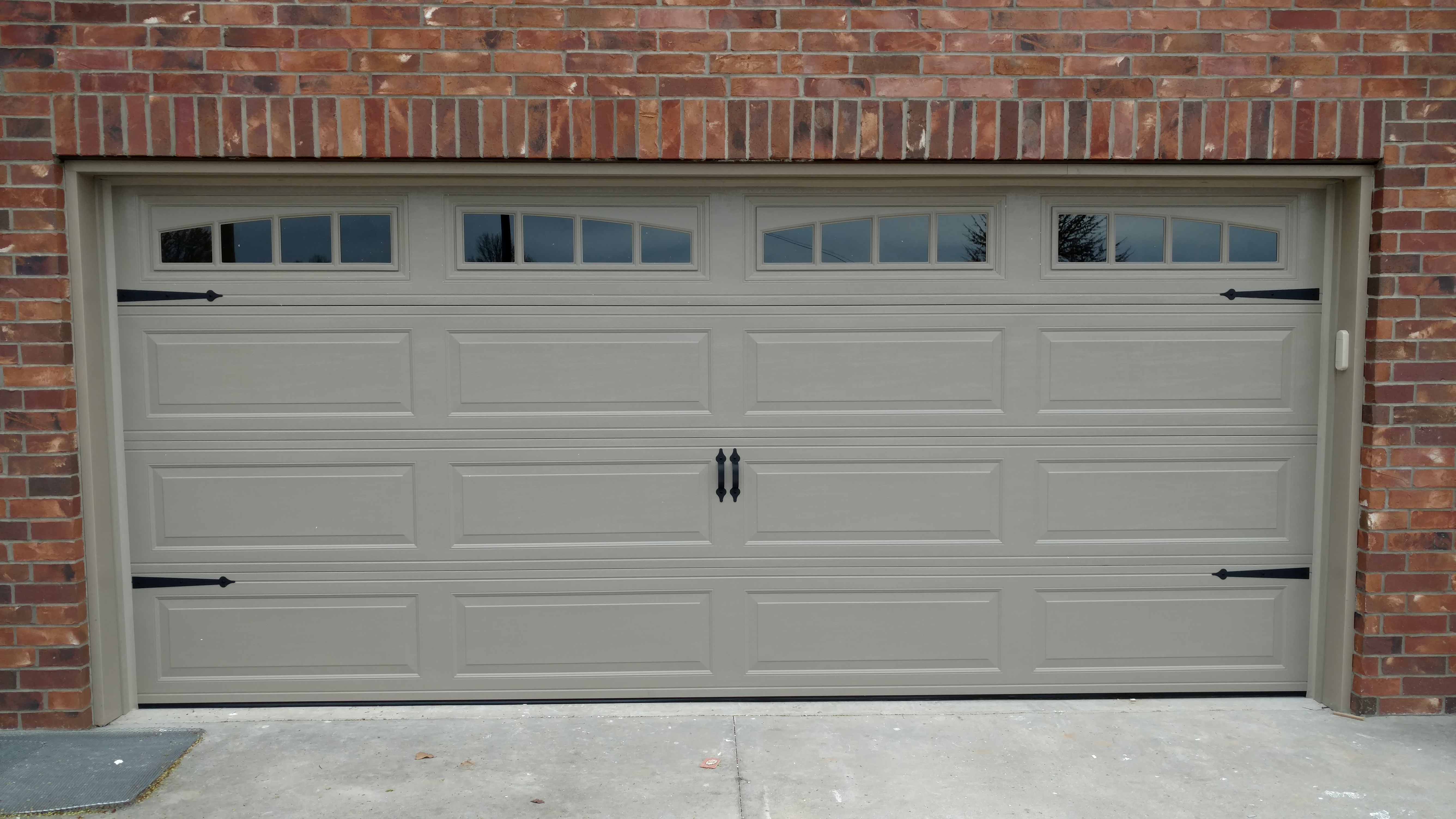 Integrity Overhead Door LLC logo