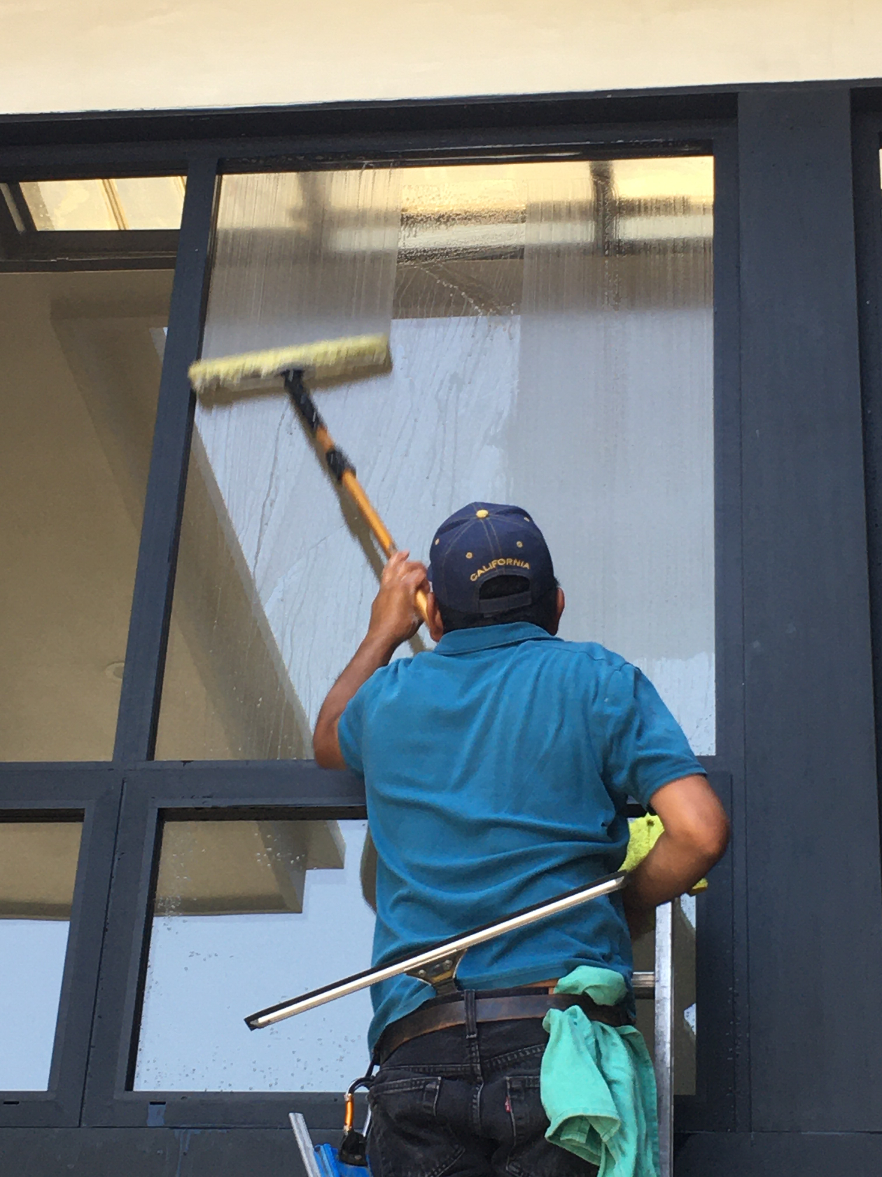 Zero Smudges a window cleaning company logo