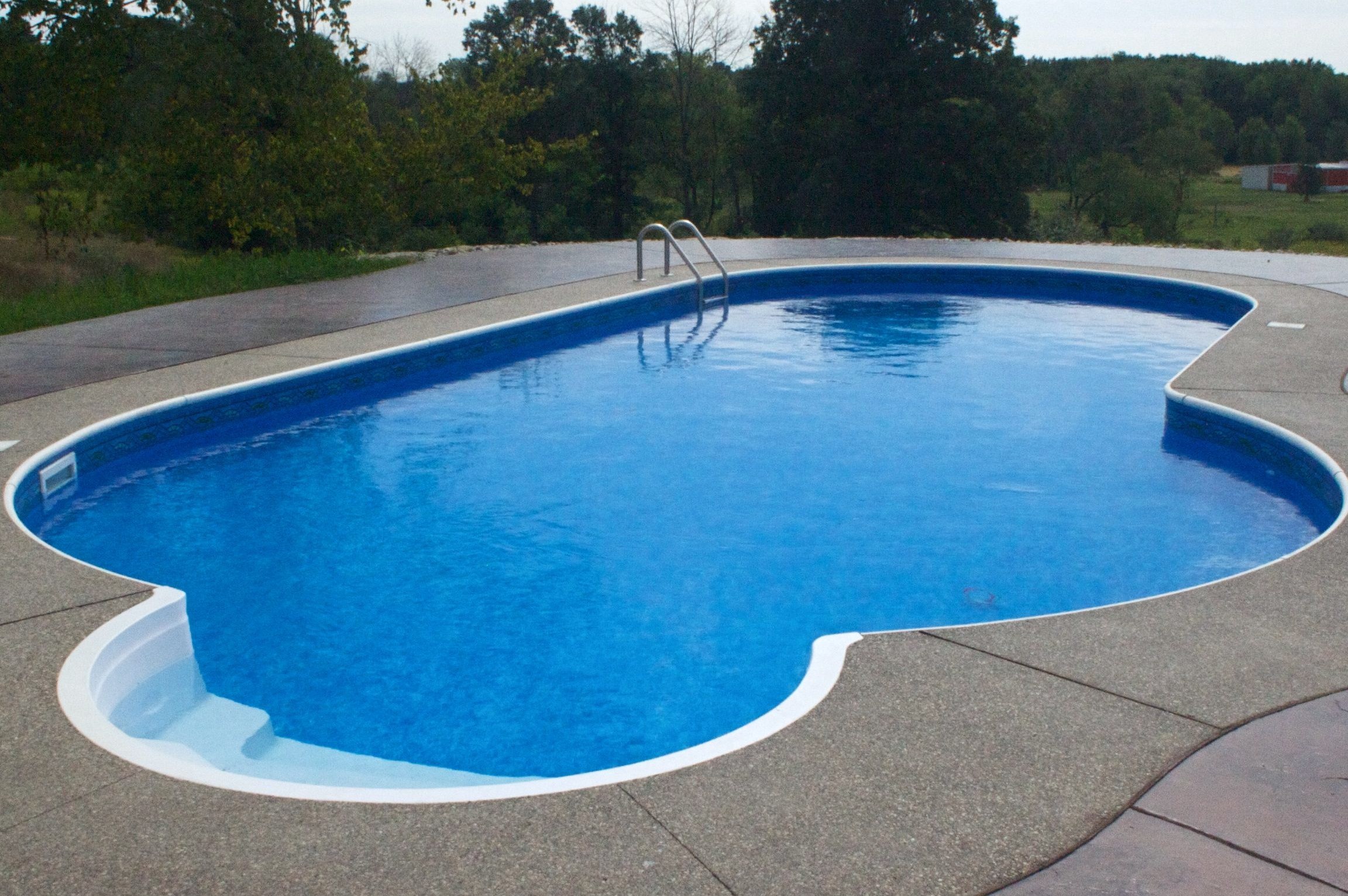 Thomas Pool Service logo