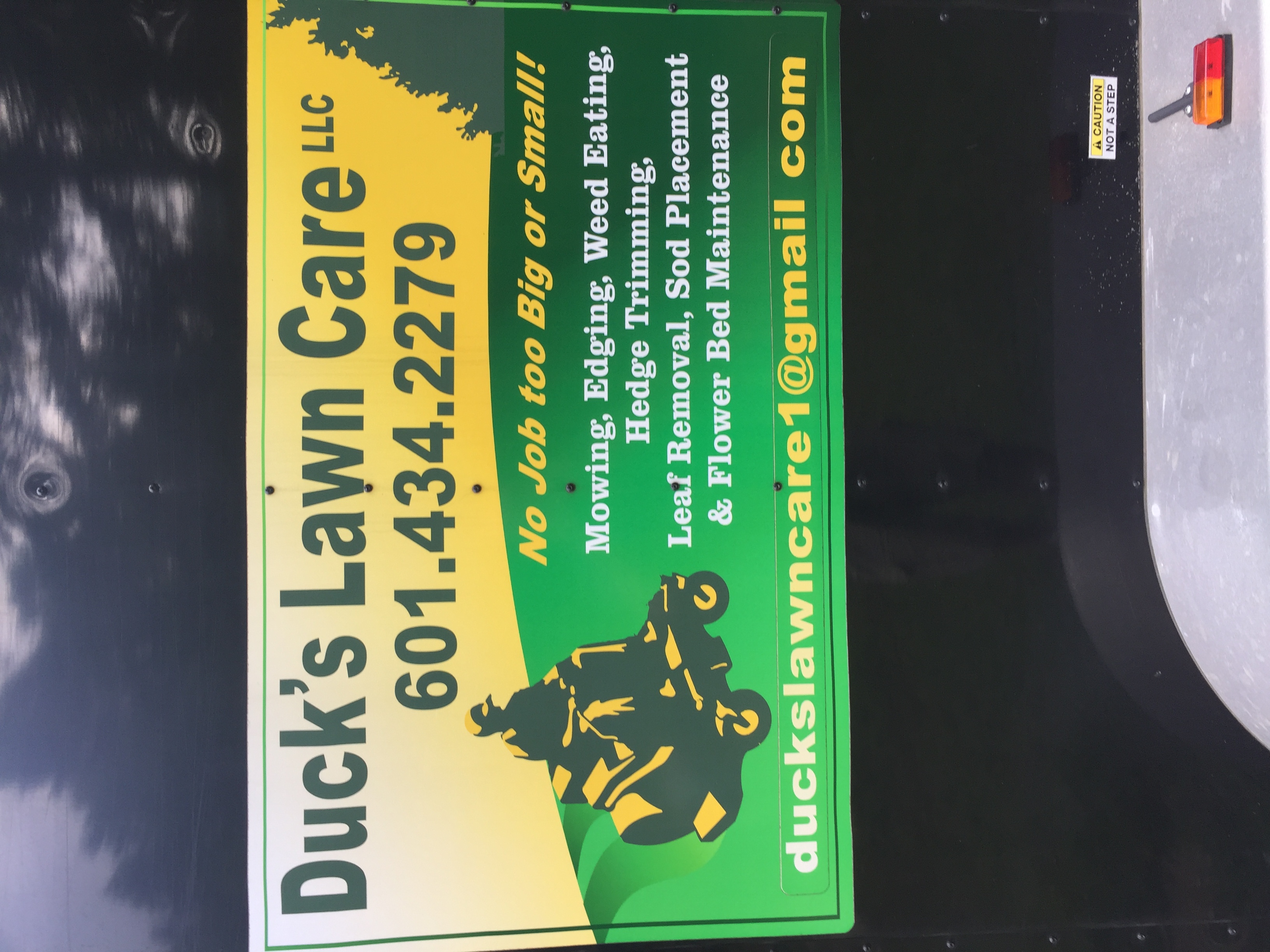 Logo for Duck's Lawn Care LLC