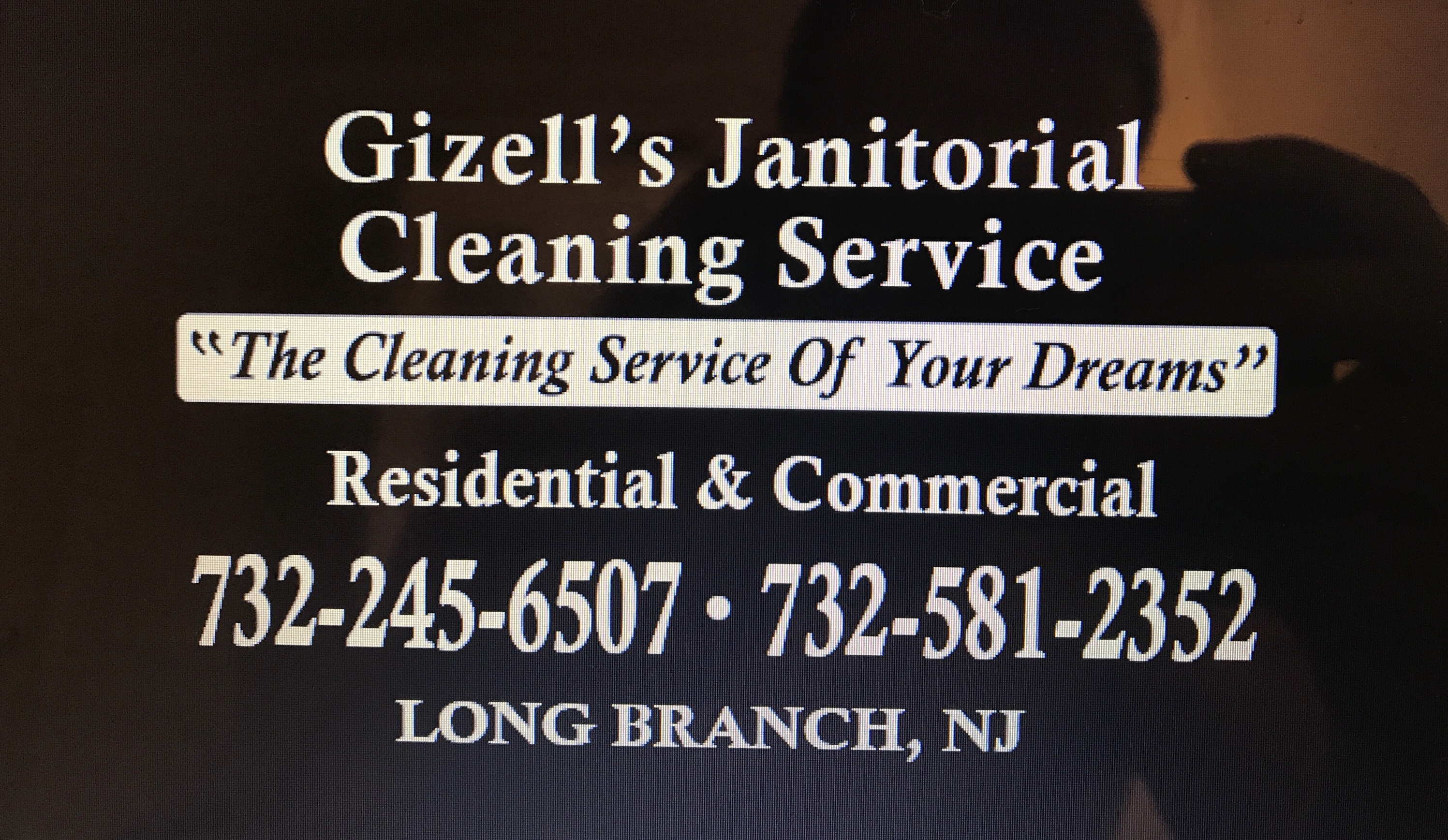 Gizell cleaning service logo