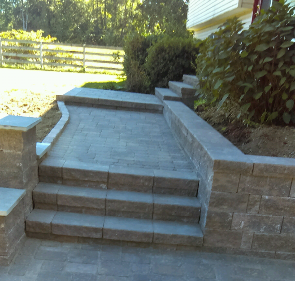 DC Landscaping logo
