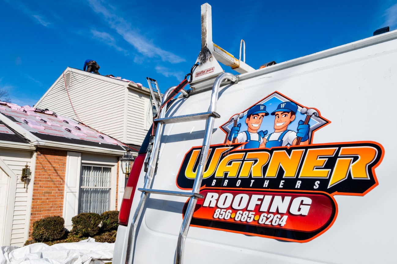 Logo for Warner Brothers Roofing
