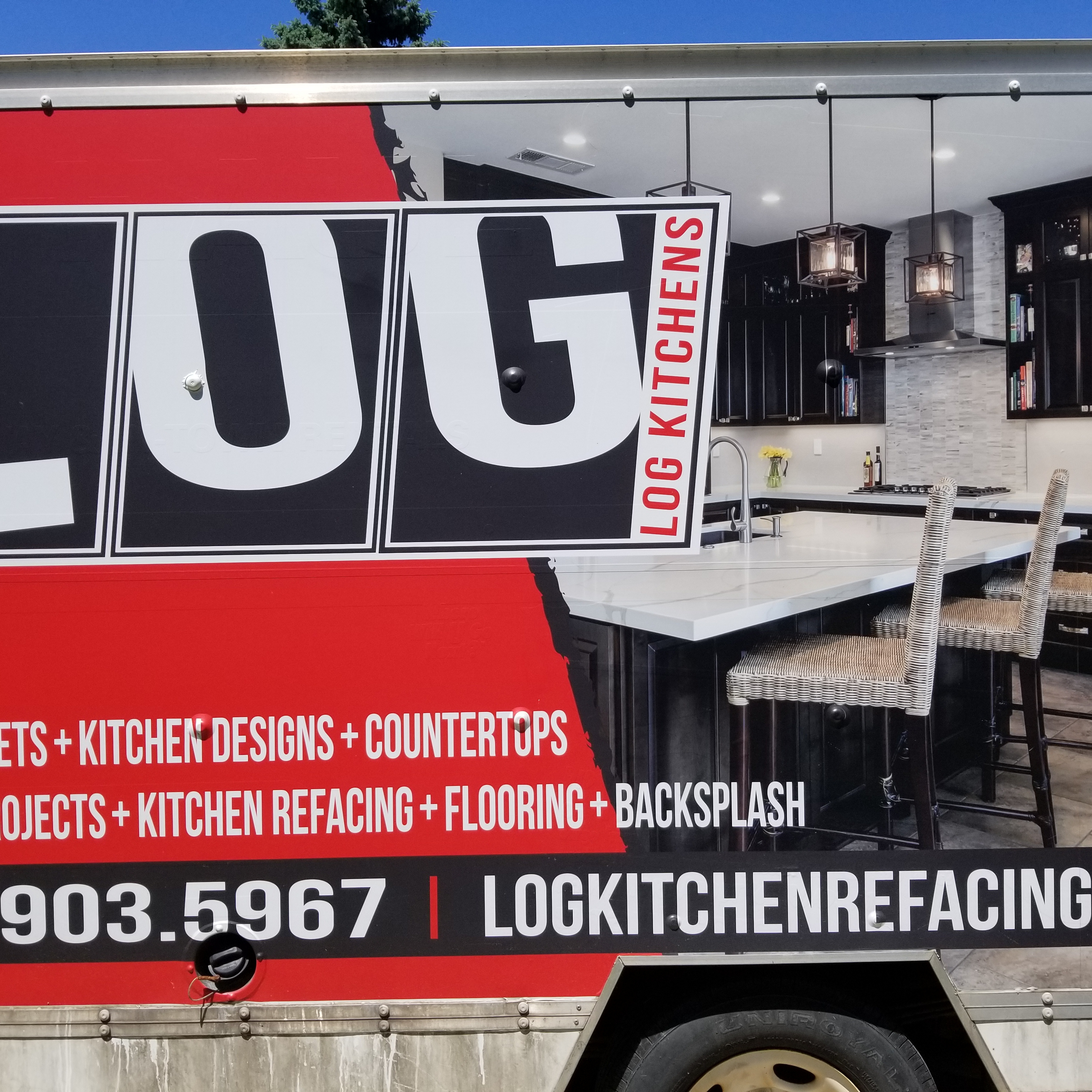 LOG Kitchens logo