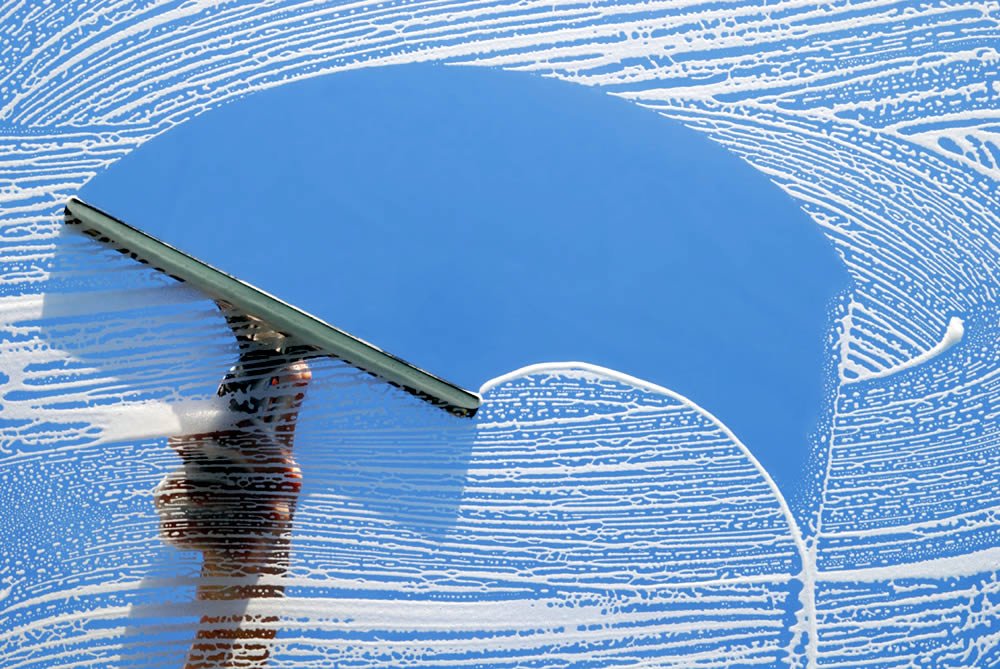 Logo for Mr. Window Washer