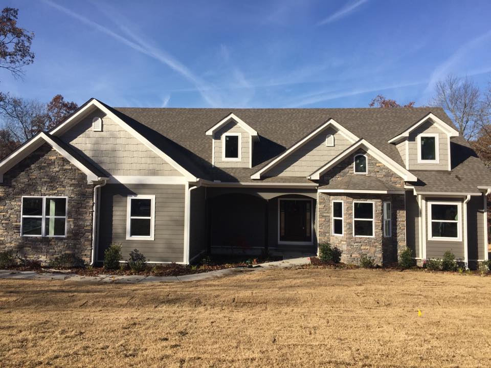 CM Custom Siding LLC logo