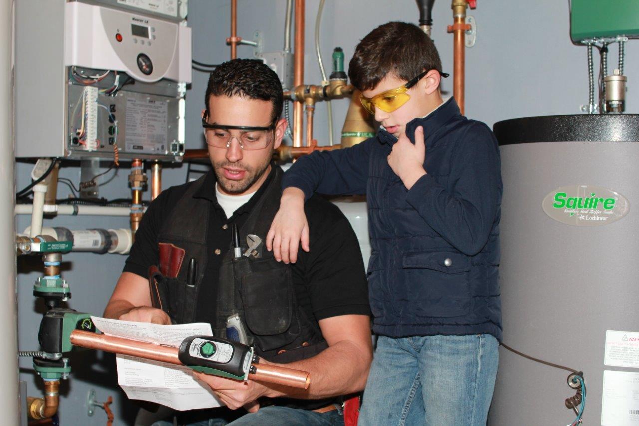 AVANTI PLUMBING HTG & COOLING logo