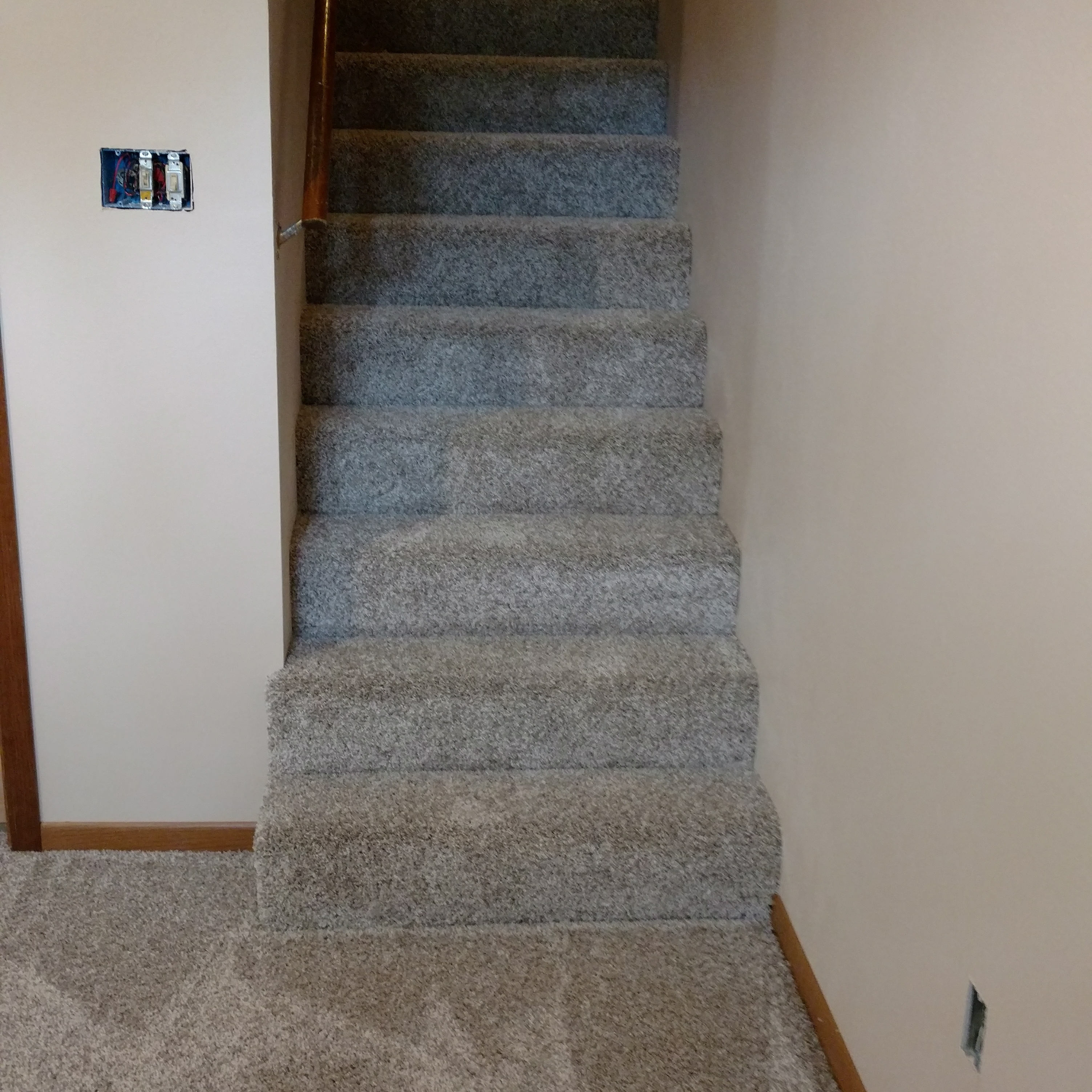 Greg's Carpet Service logo