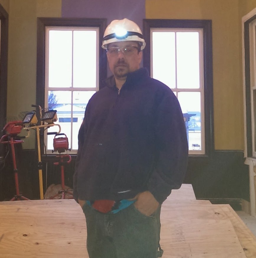 Mueller's Maintenance and Handyman Service logo