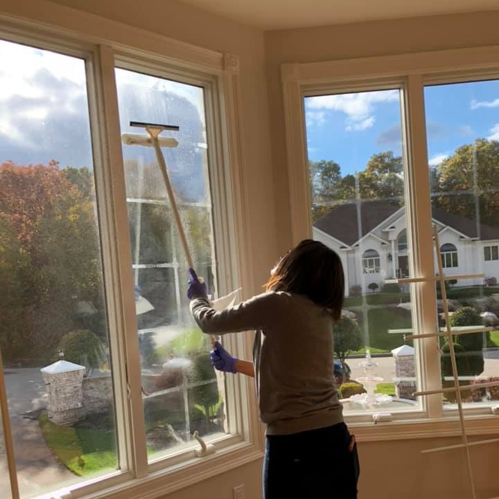 Jenni's Cleaning logo