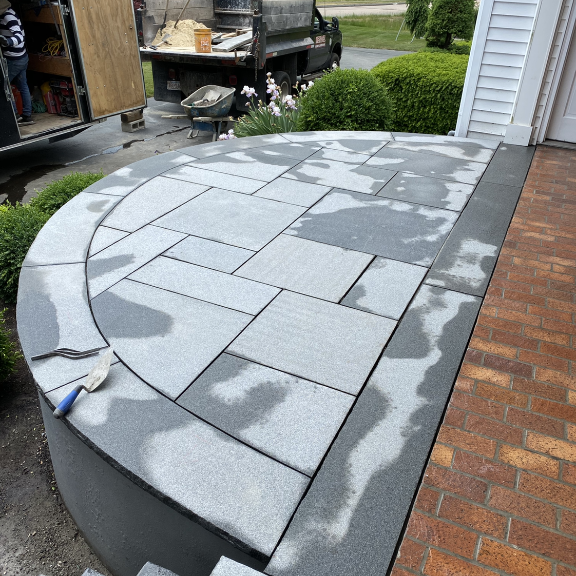 Mendez Masonry & Construction logo
