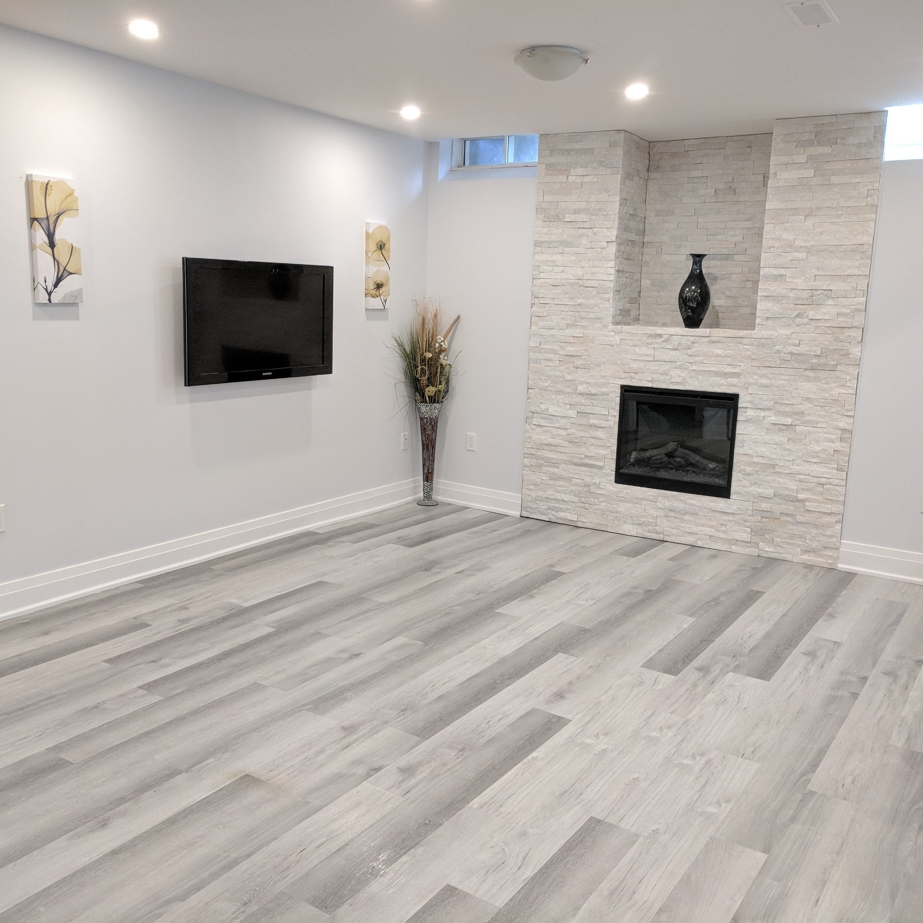 Logo for R&K Flooring LLC